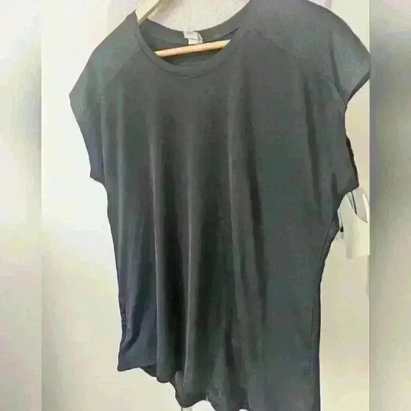 Champion 9 Runners shirt Size  XL w/key pocket - Picture 2 of 6